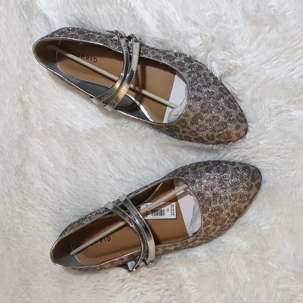 Torrid Sz 12 flats
